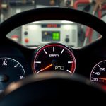 Auto nie odpala: brak paliwa czy problem z pompą paliwa i zasilaniem – jak rozpoznać?